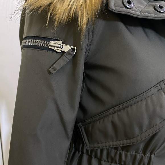 Garnet Hill S13 Girls Hooded Anorak - Picture 4 of 9